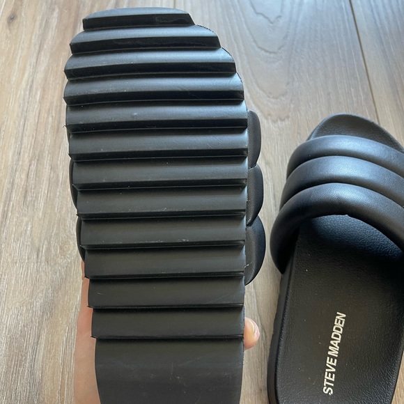 Steve Madden Padded Canny Black Slides sz 8 - Picture 11 of 16